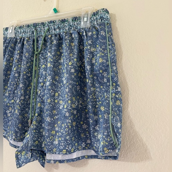 Intimately Free People Pillow Talk Satin Pajama Floral Blue Women's Shorts Sz L - Picture 3 of 7